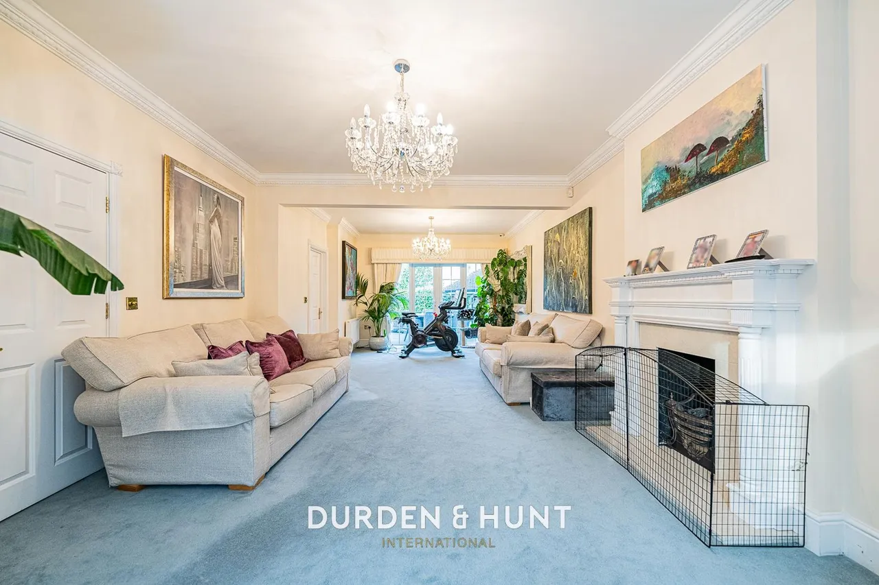 Regents Drive, Woodford Green, IG8, photo 2