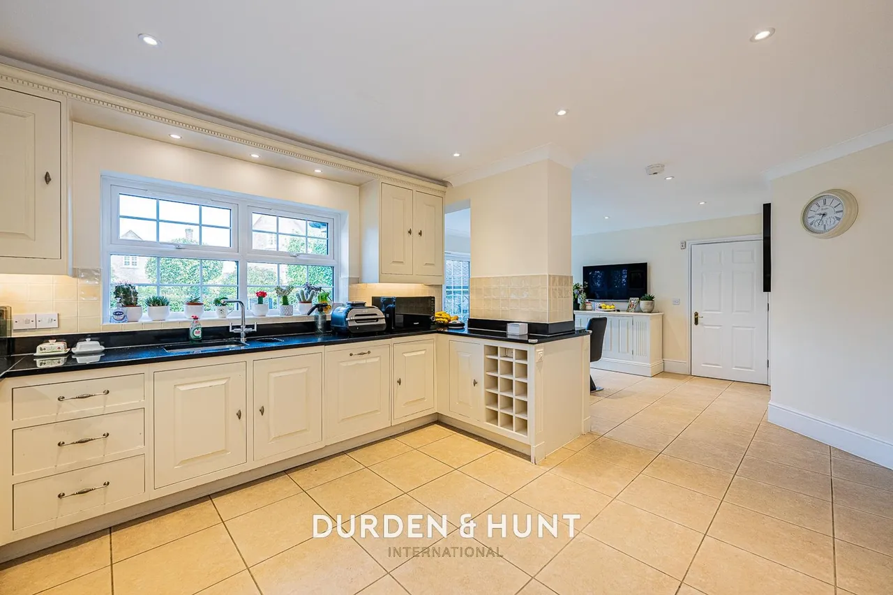 Regents Drive, Woodford Green, IG8, photo 6