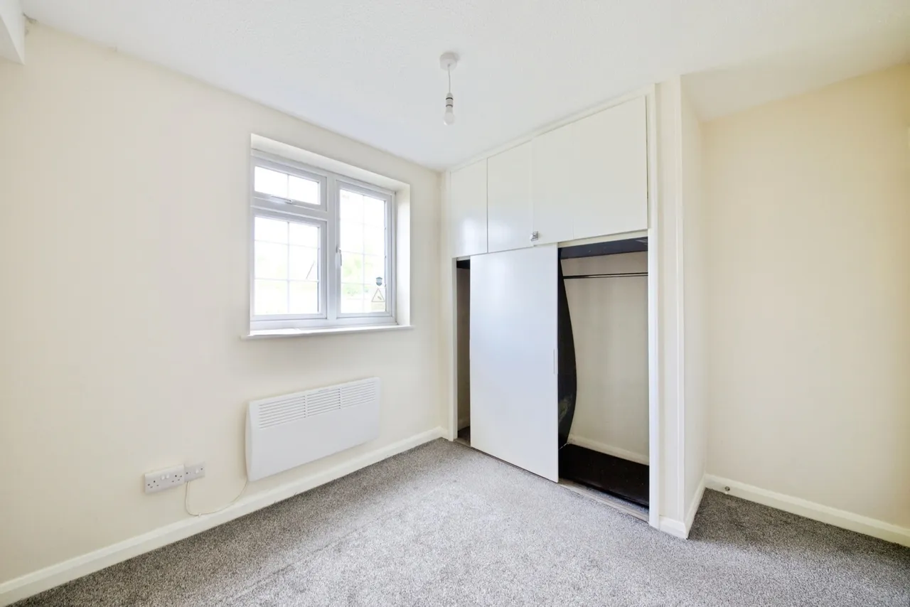 Barkwood Close, Romford, RM7, photo 3