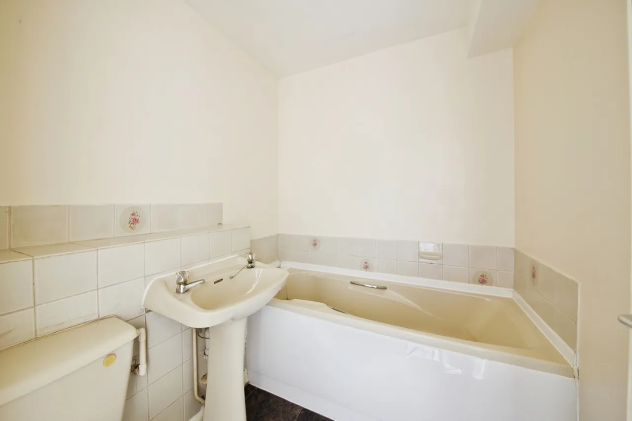 Barkwood Close, Romford, RM7, photo 5