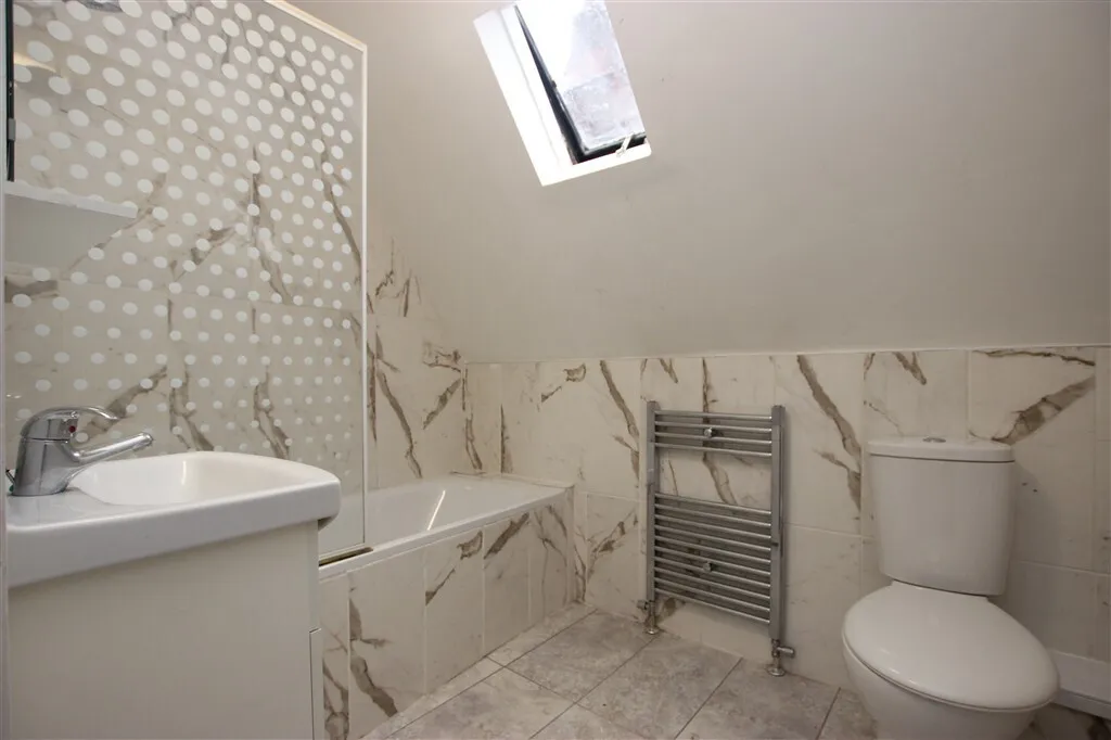 High Street, Grantham, NG31, photo 14