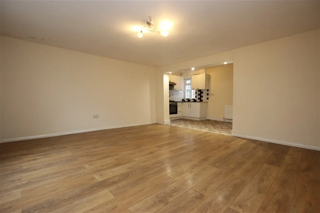 High Street, Grantham, NG31, photo 16