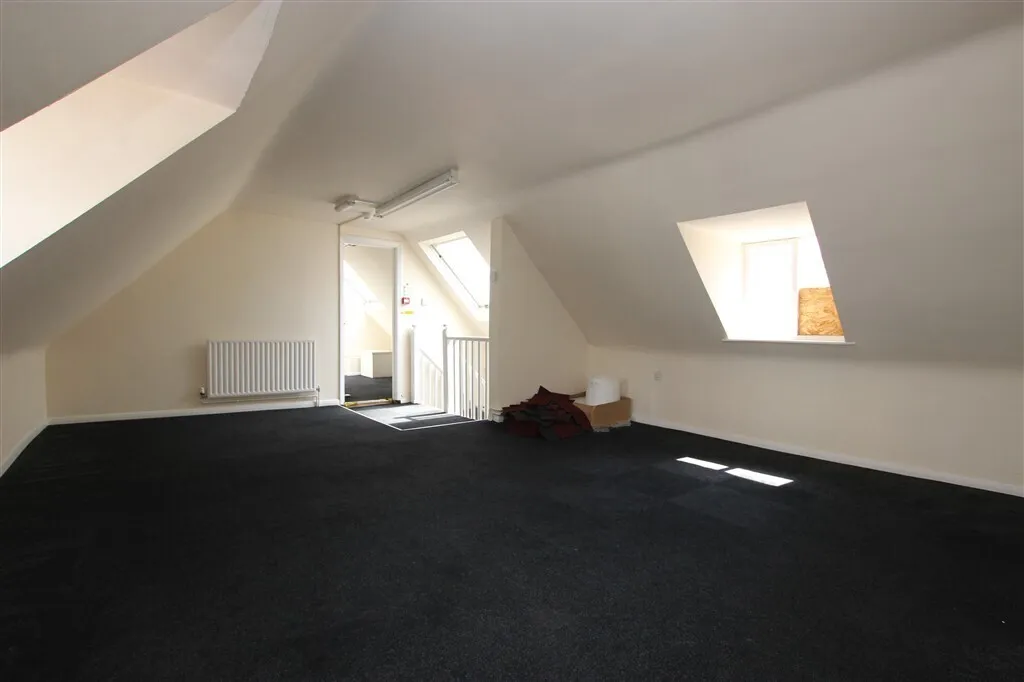 High Street, Grantham, NG31, photo 11