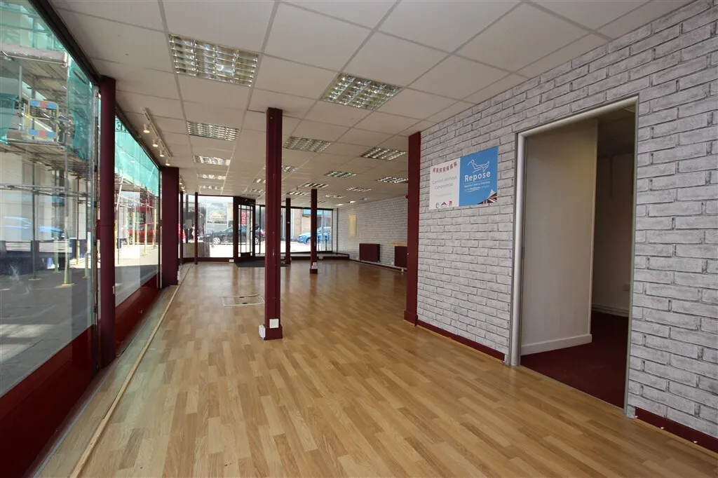 High Street, Grantham, NG31, photo 3