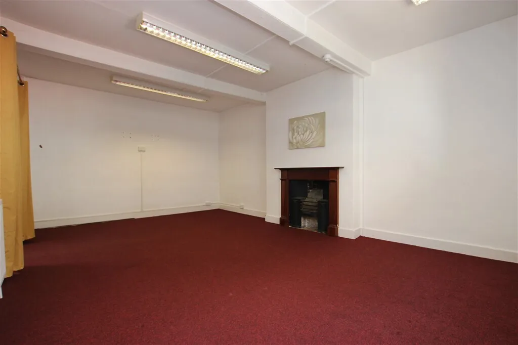 High Street, Grantham, NG31, photo 9
