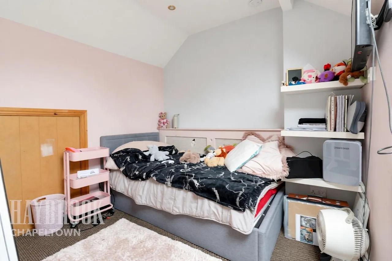Bellhouse Road, Sheffield, photo 12