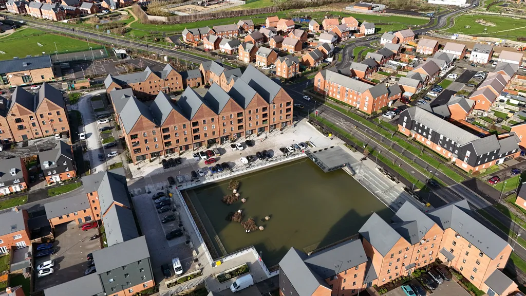 2 bed flat for sale — Kingsbrook Basin, Kingsbrook, Aylesbury, HP22 7EP