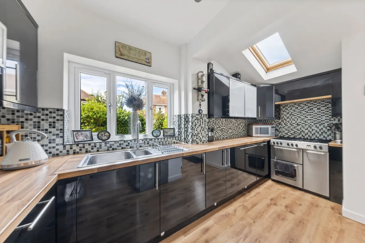 Smith Crescent, Warrington, Warrington, WA2 8EN, photo 3