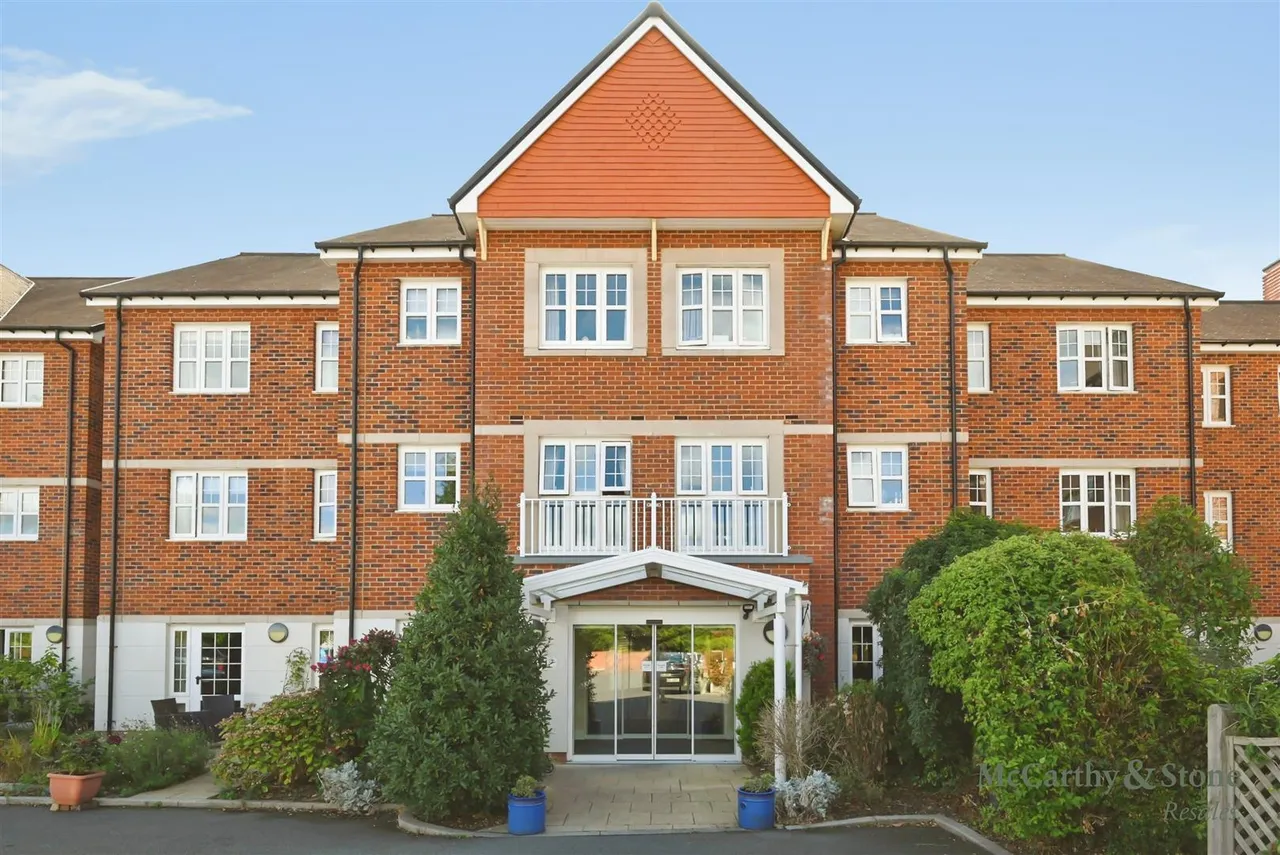 St. Lukes Road, Maidenhead, SL6, photo 2