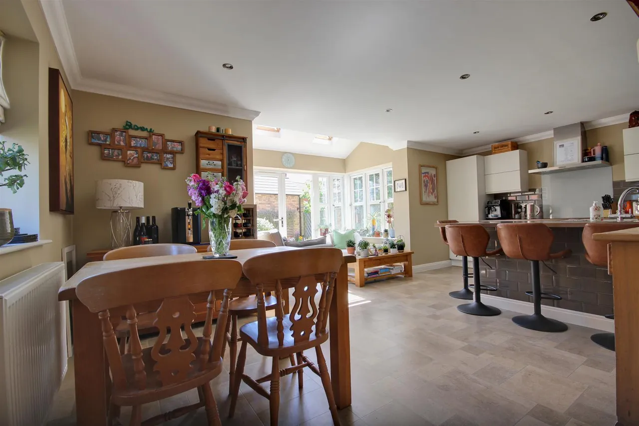 Farrier Close, Kingswood, Hull, photo 5
