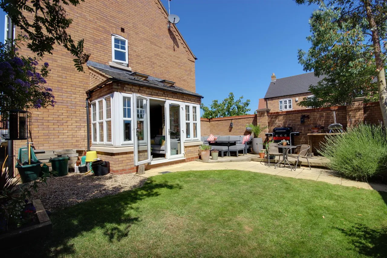 Farrier Close, Kingswood, Hull, photo 8