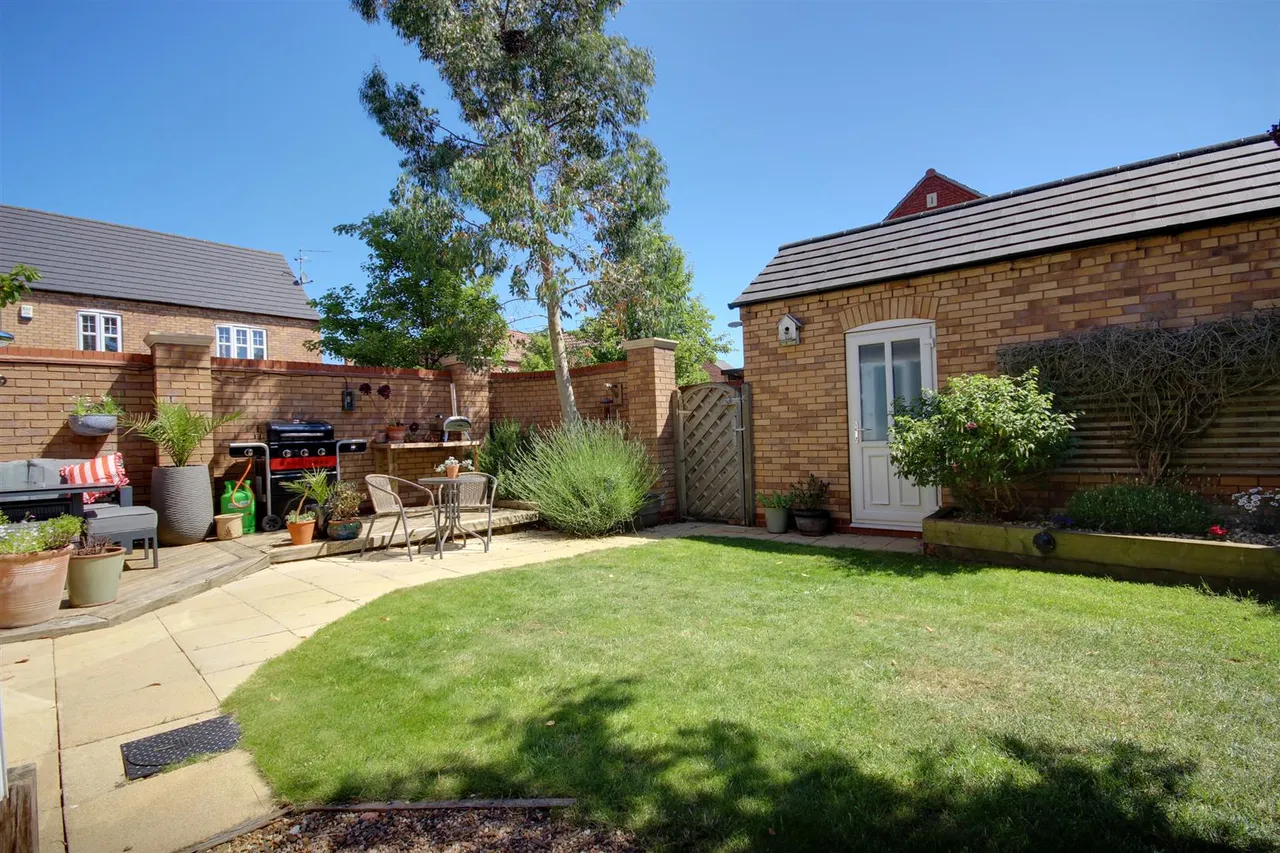 Farrier Close, Kingswood, Hull, photo 21