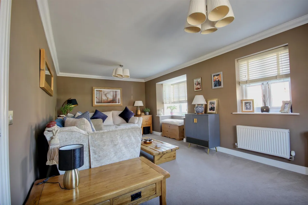 Farrier Close, Kingswood, Hull, photo 13