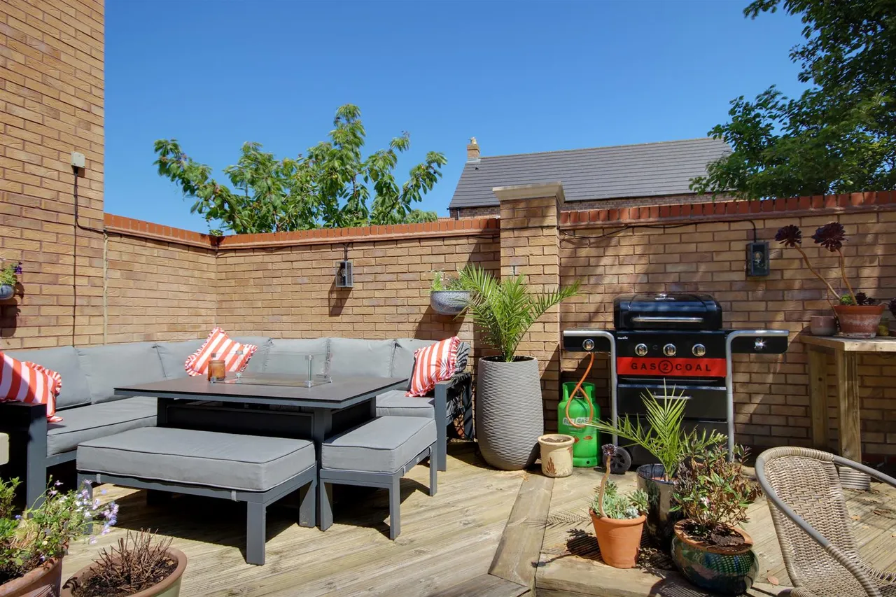 Farrier Close, Kingswood, Hull, photo 19