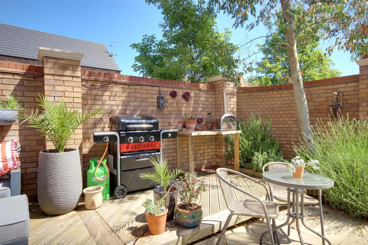 Farrier Close, Kingswood, Hull, photo 20