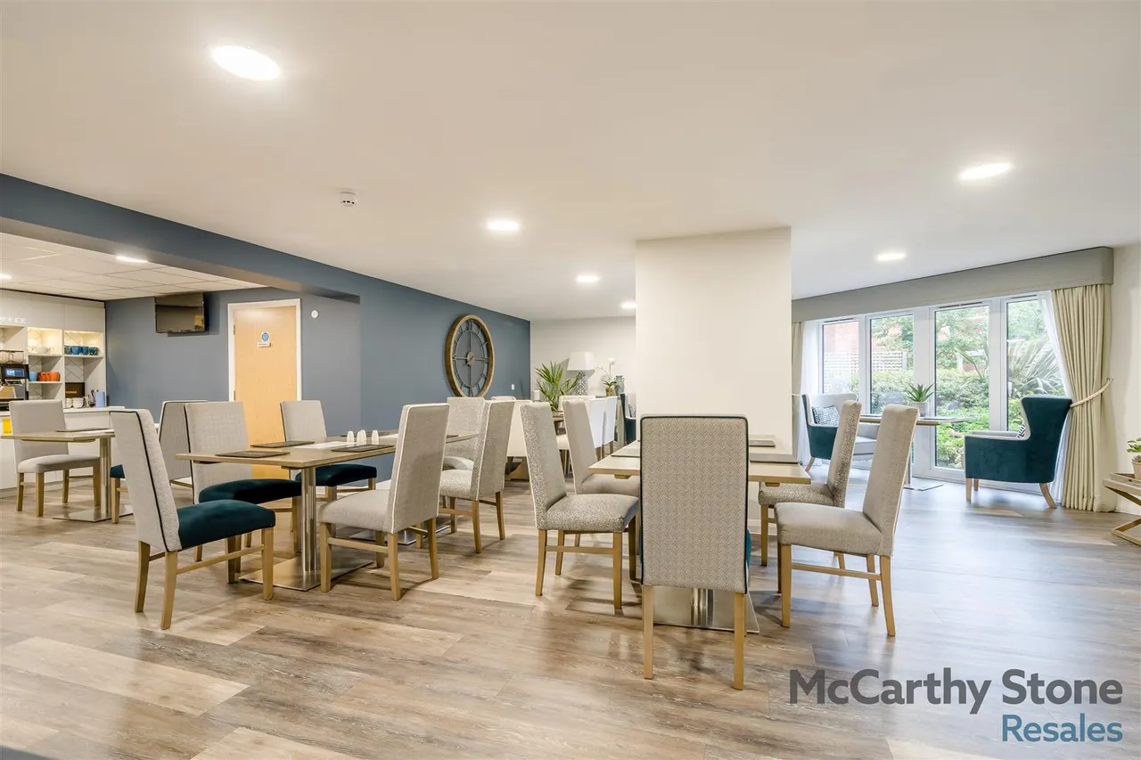 Burlington Gardens, Leyland, PR25, photo 13