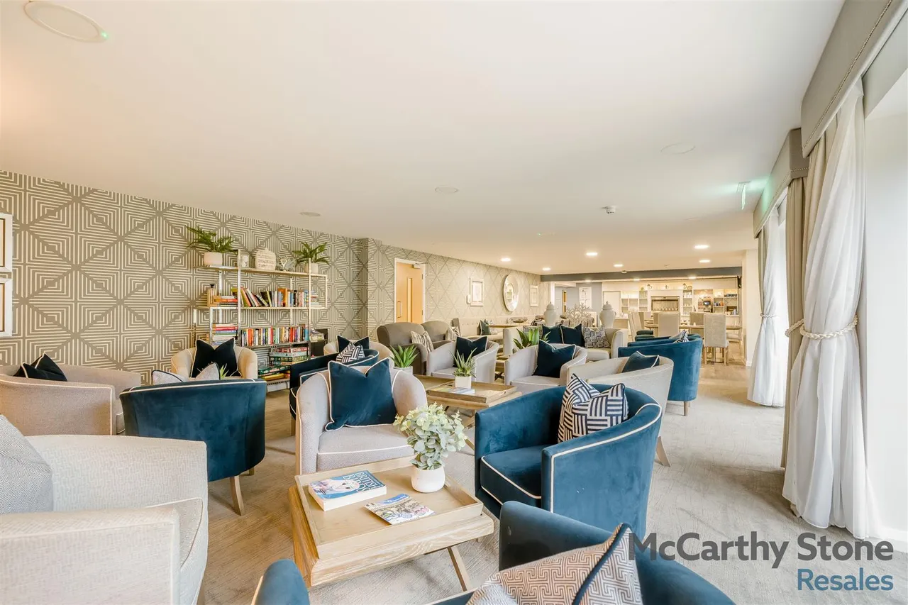 Burlington Gardens, Leyland, PR25, photo 12