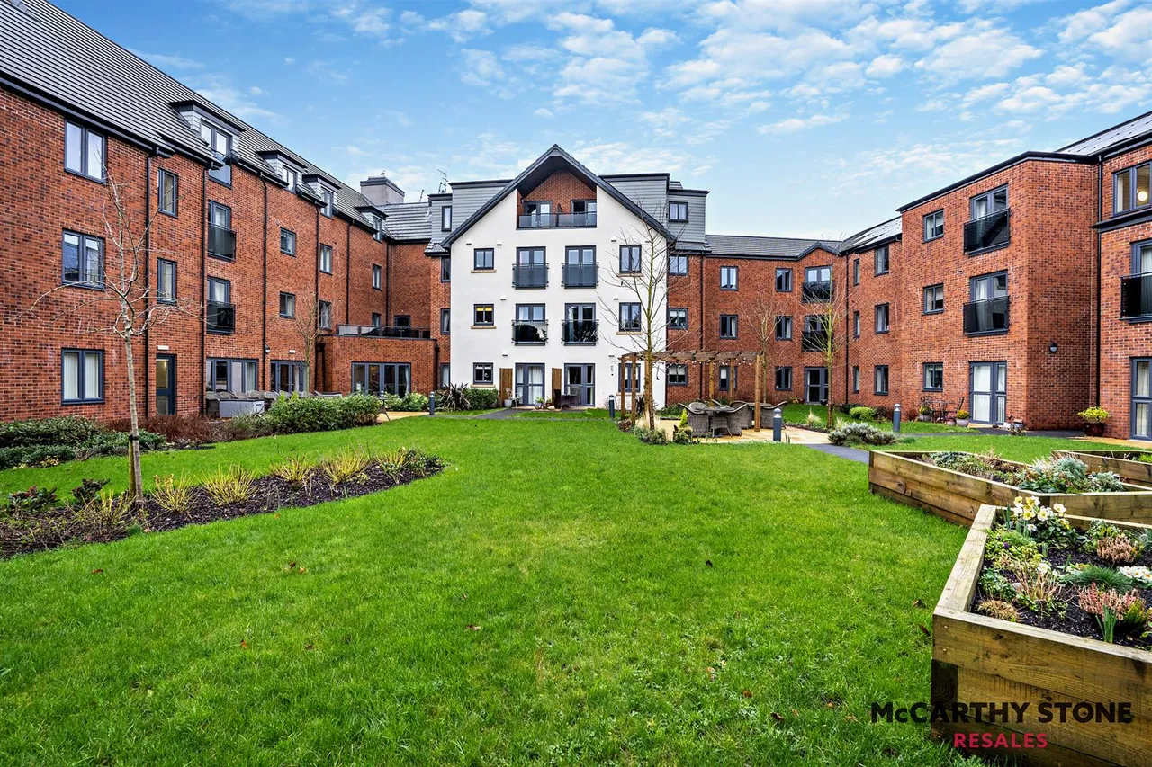 1 bed flat for sale, Burlington Gardens, Leyland, PR25