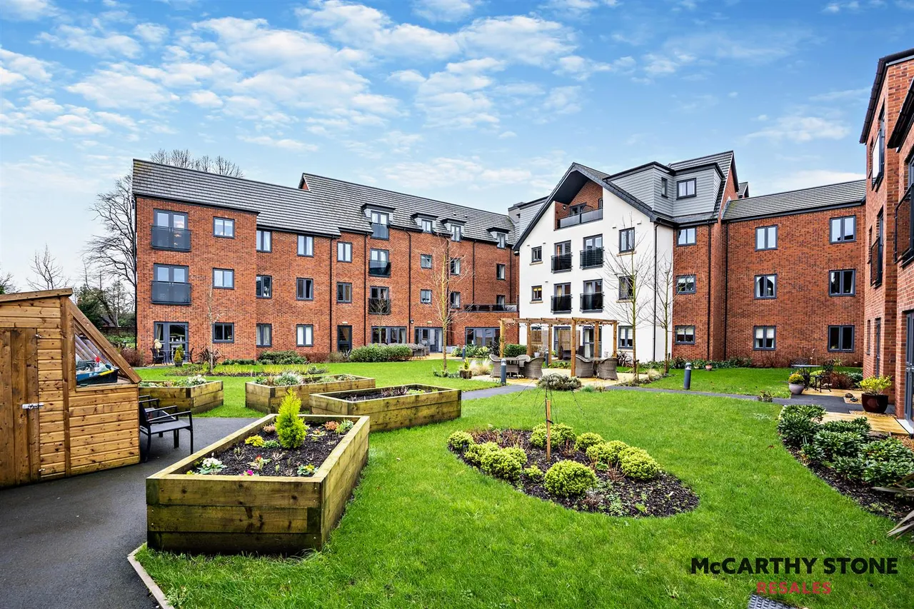 Burlington Gardens, Leyland, PR25, photo 18