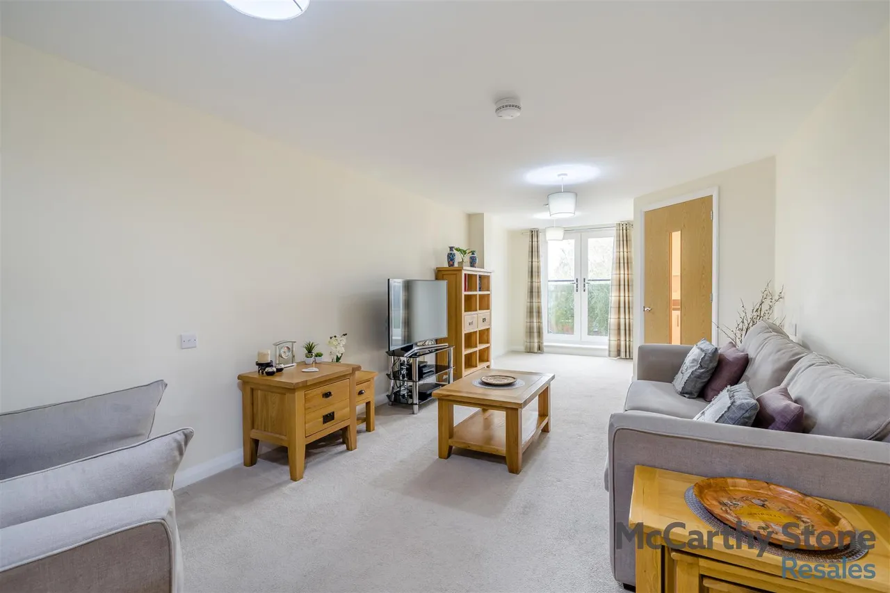 Burlington Gardens, Leyland, PR25, photo 2