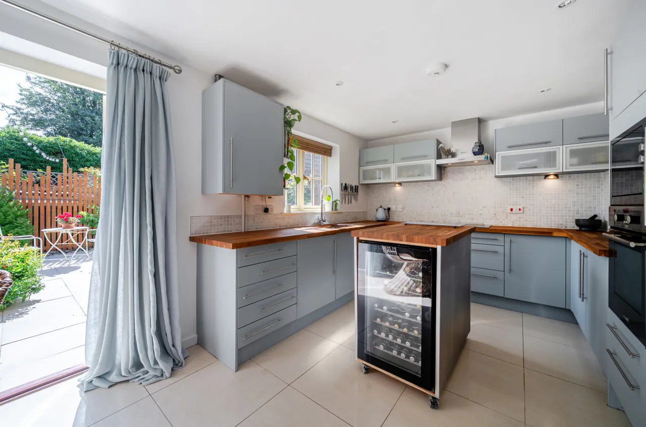 Farriers Close, Preston Candover, RG25, photo 3