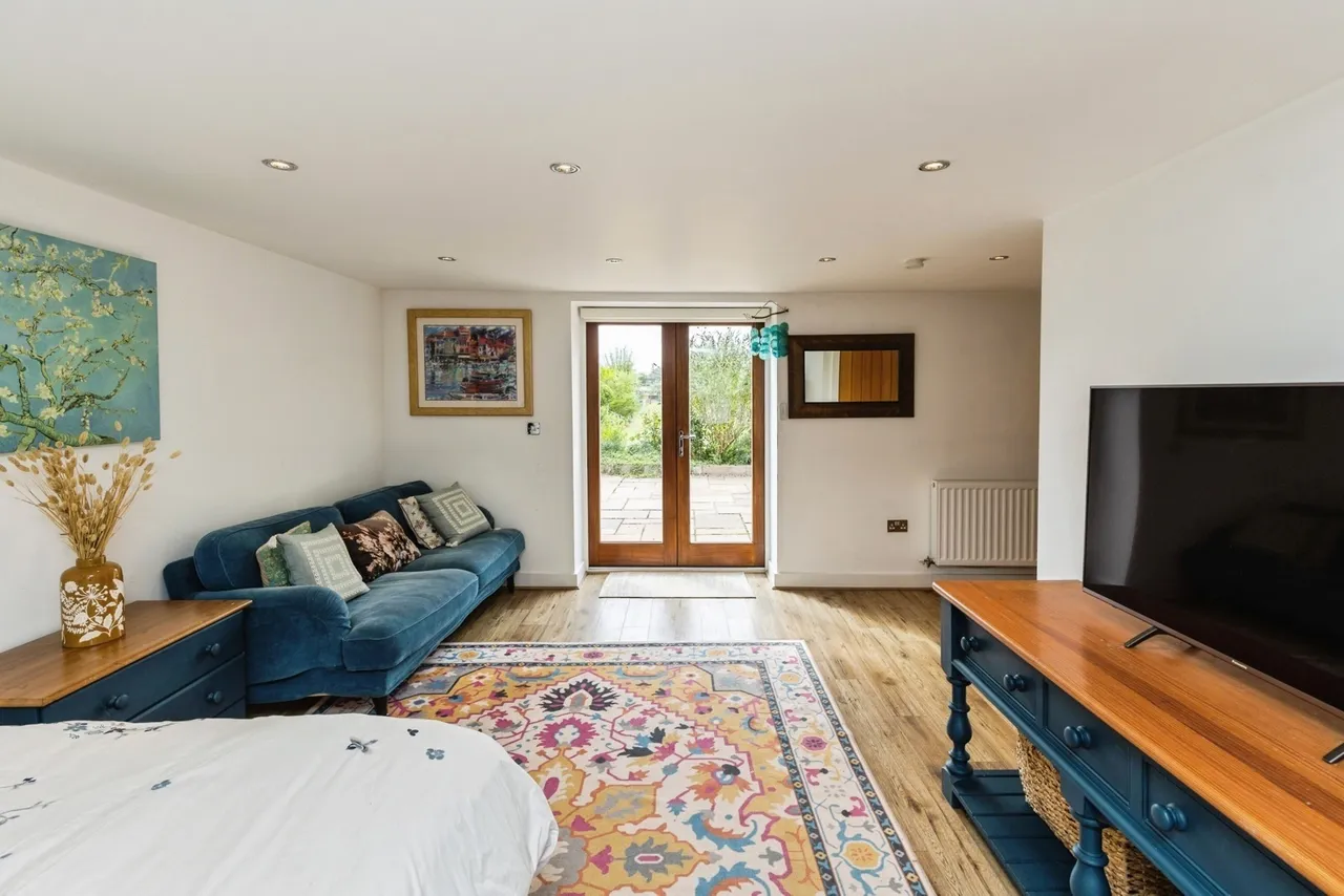Wrexham Road, Holt, LL13, photo 18