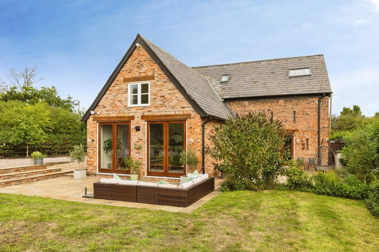 Wrexham Road, Holt, LL13, photo 6