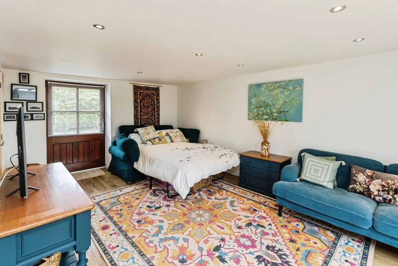 Wrexham Road, Holt, LL13, photo 19