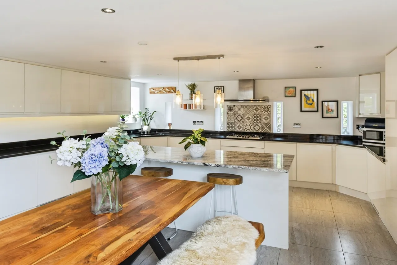 Wrexham Road, Holt, LL13, photo 11