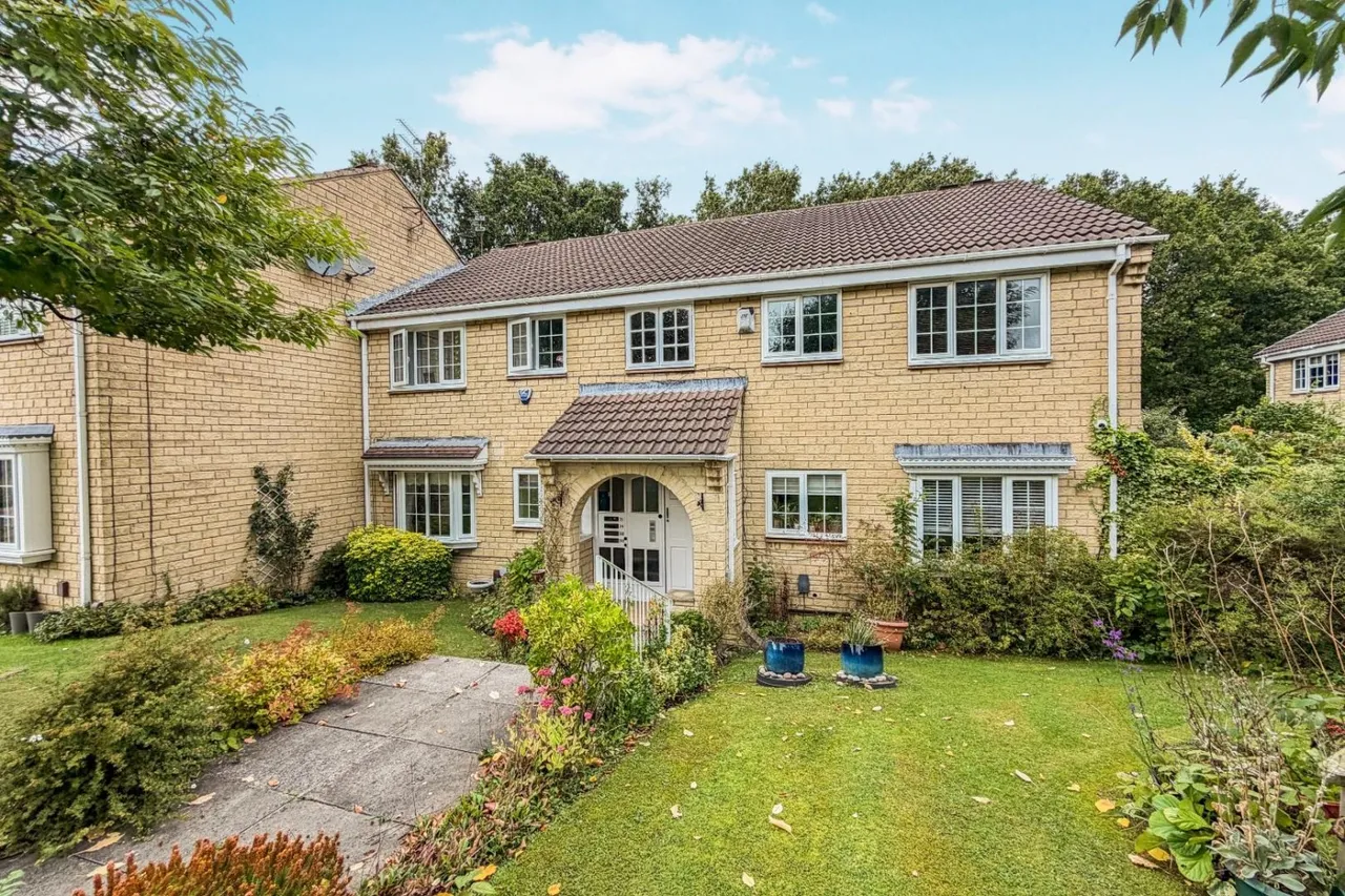 Oakdene Drive, Alwoodley, LS17, photo 12