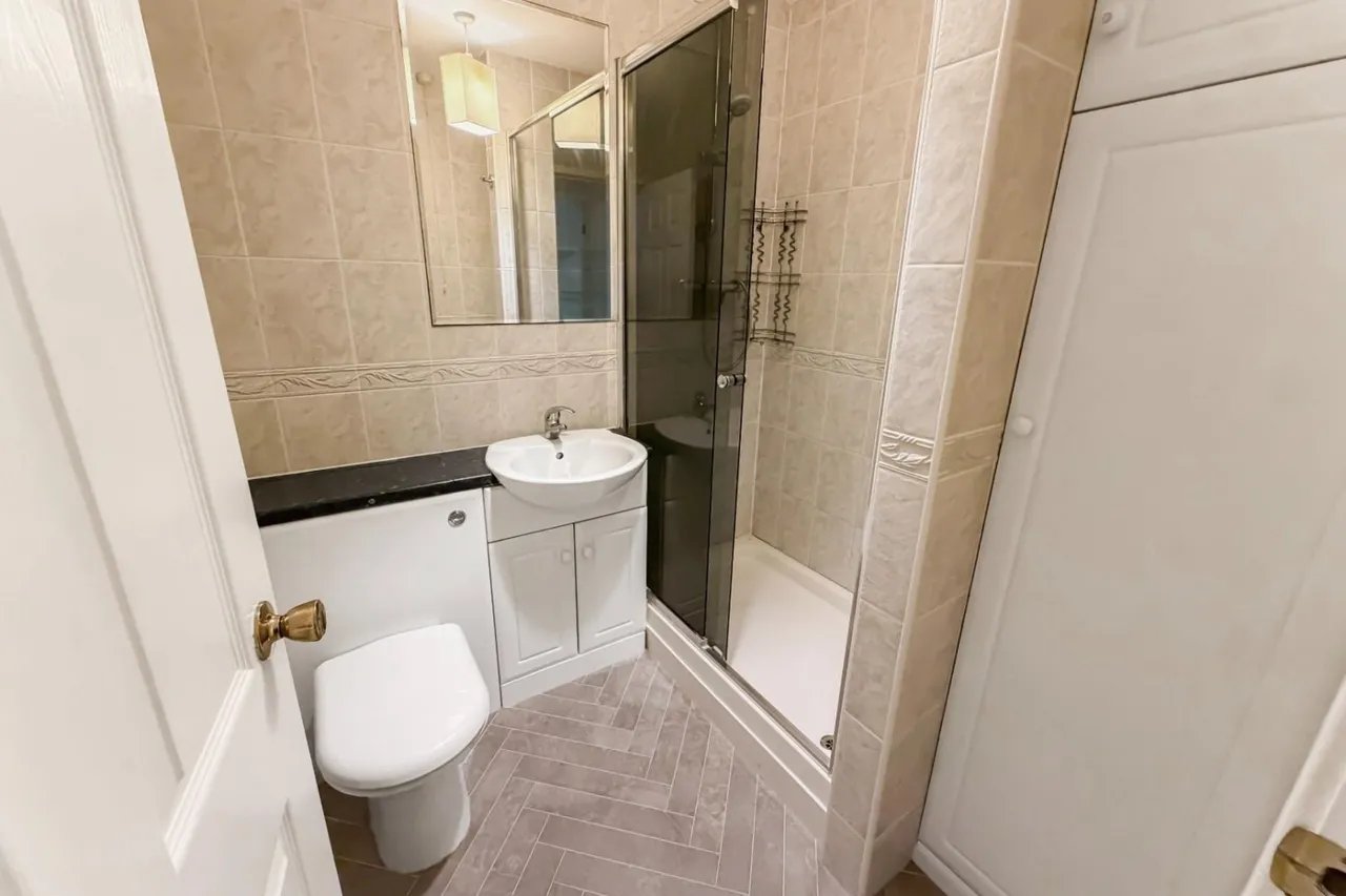 Oakdene Drive, Alwoodley, LS17, photo 4
