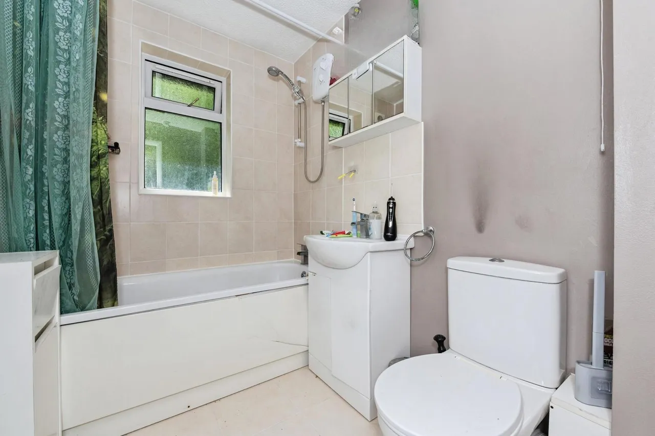 Linnet Way, PURFLEET-ON-THAMES, Essex, RM19, photo 5