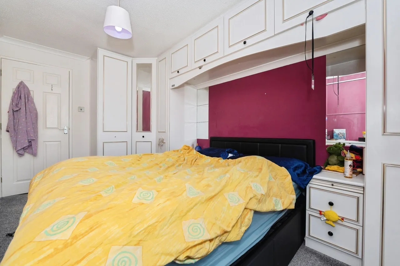 Linnet Way, PURFLEET-ON-THAMES, Essex, RM19, photo 8