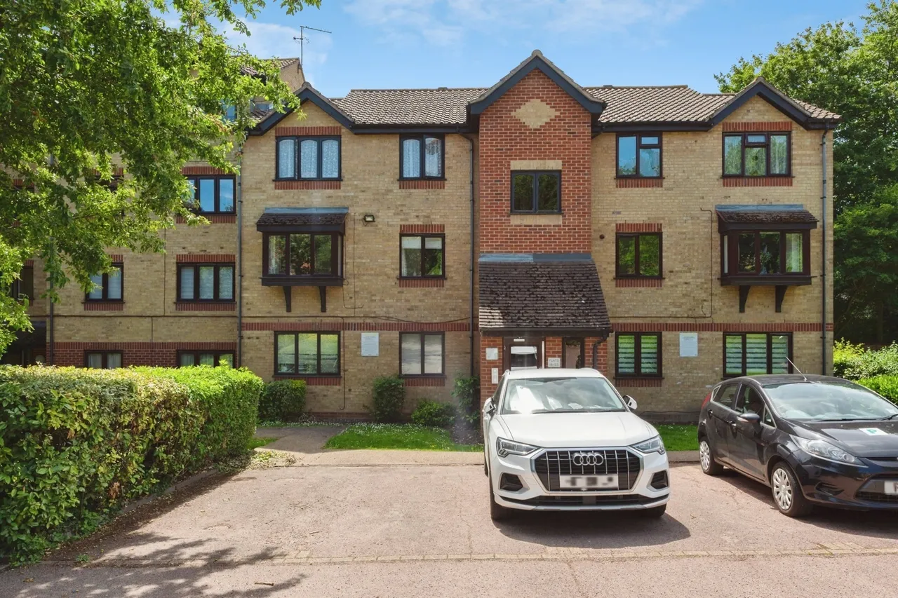1 bed flat for sale — Linnet Way, PURFLEET-ON-THAMES, Essex, RM19