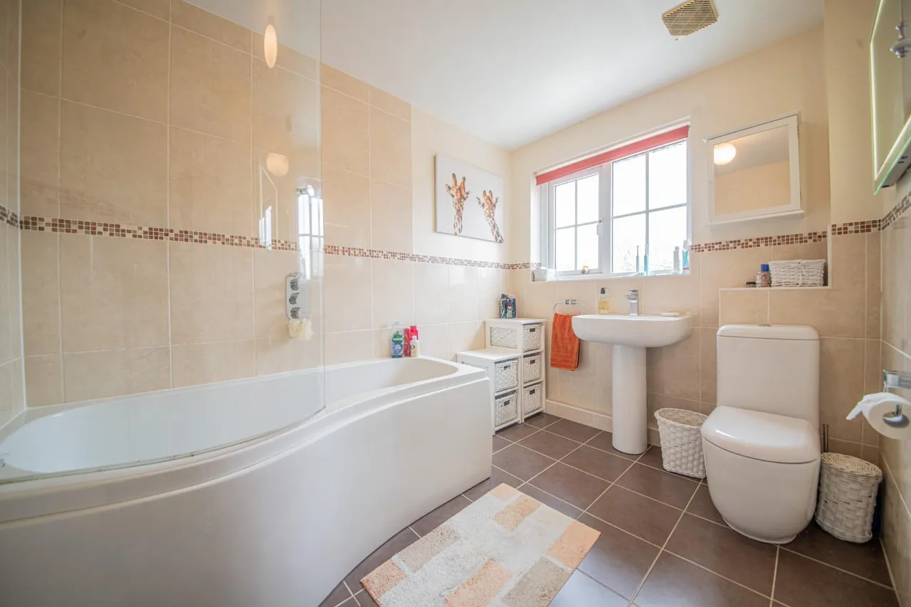 Damson Crescent, Fair Oak, Eastleigh, SO50 8RF, photo 11