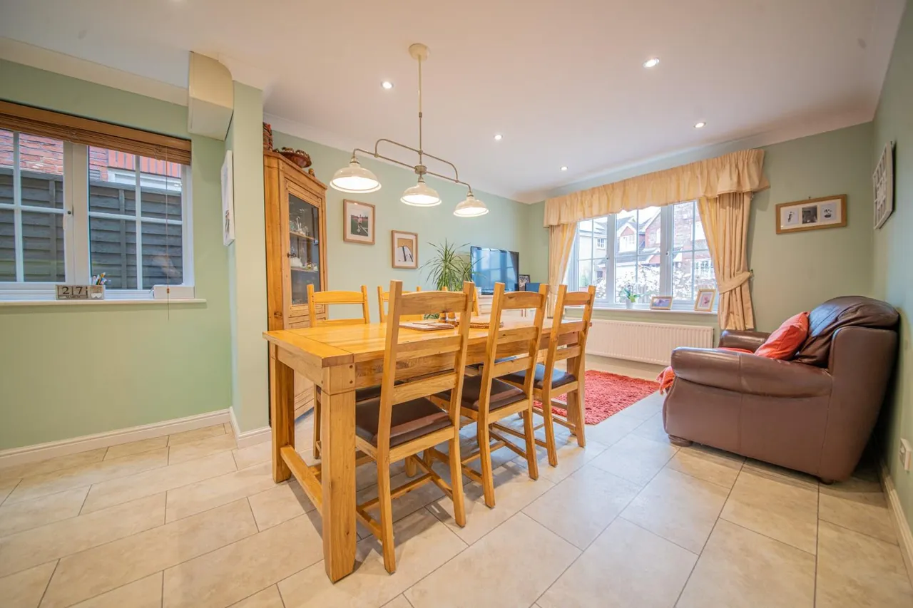 Damson Crescent, Fair Oak, Eastleigh, SO50 8RF, photo 6