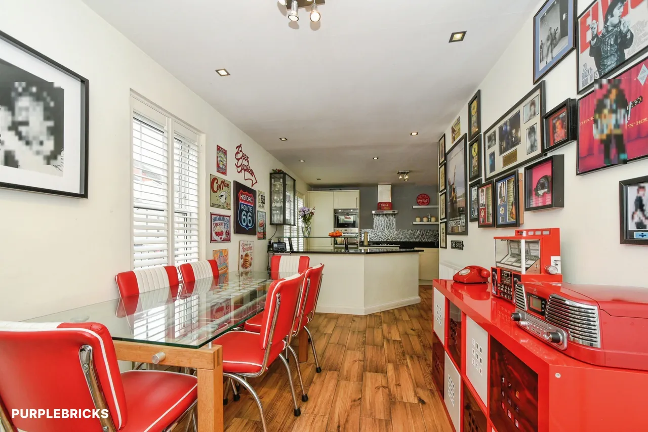 Redhouse Way, Swindon, SN25, photo 6