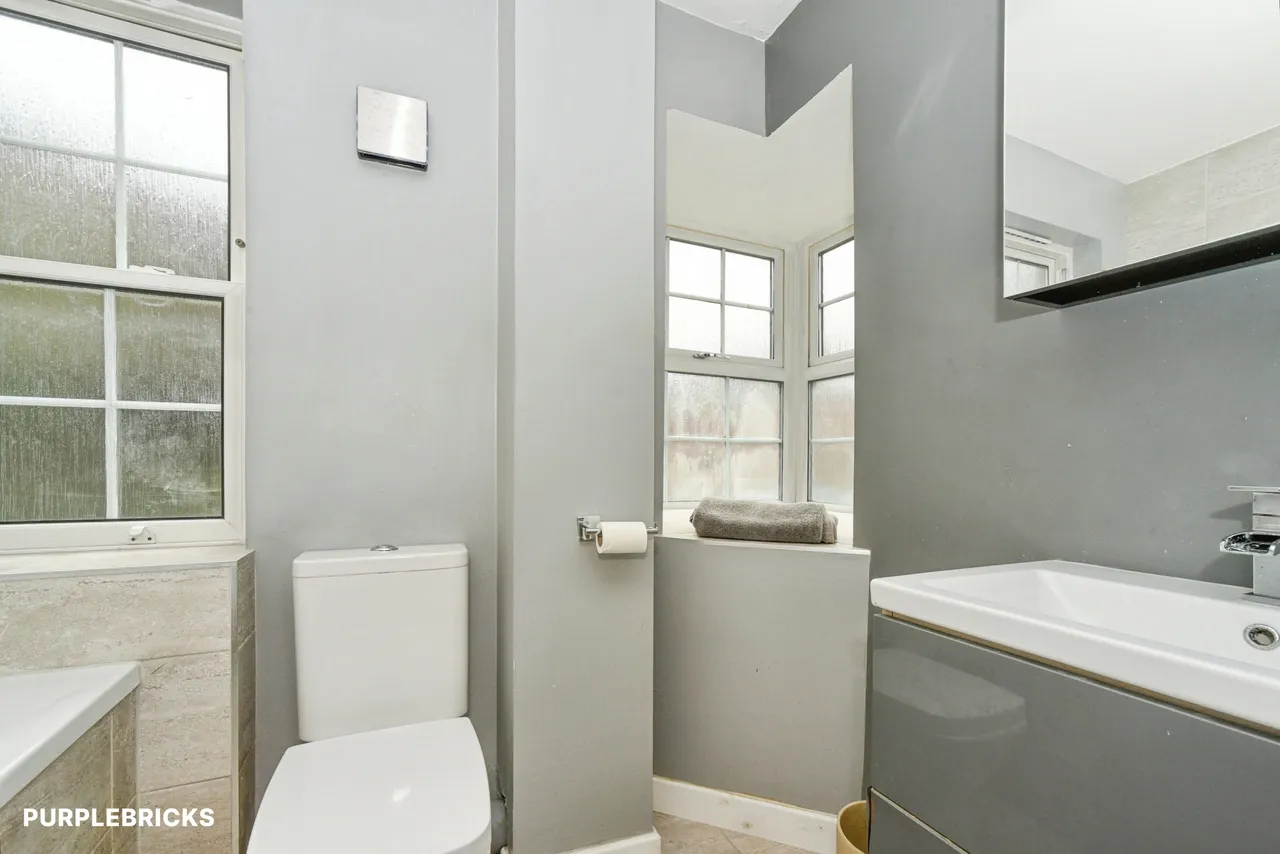 Redhouse Way, Swindon, SN25, photo 13