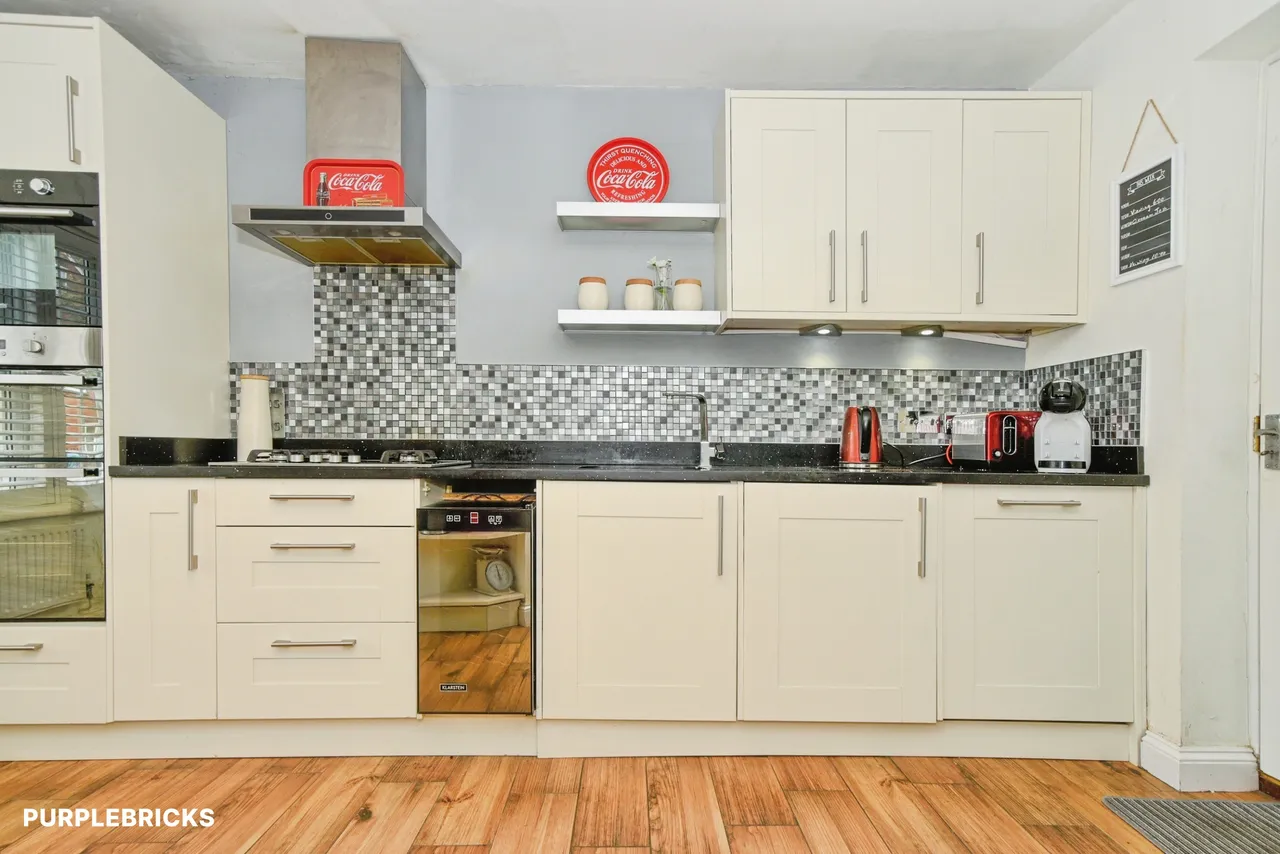 Redhouse Way, Swindon, SN25, photo 4