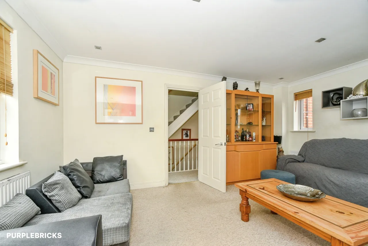 Redhouse Way, Swindon, SN25, photo 11