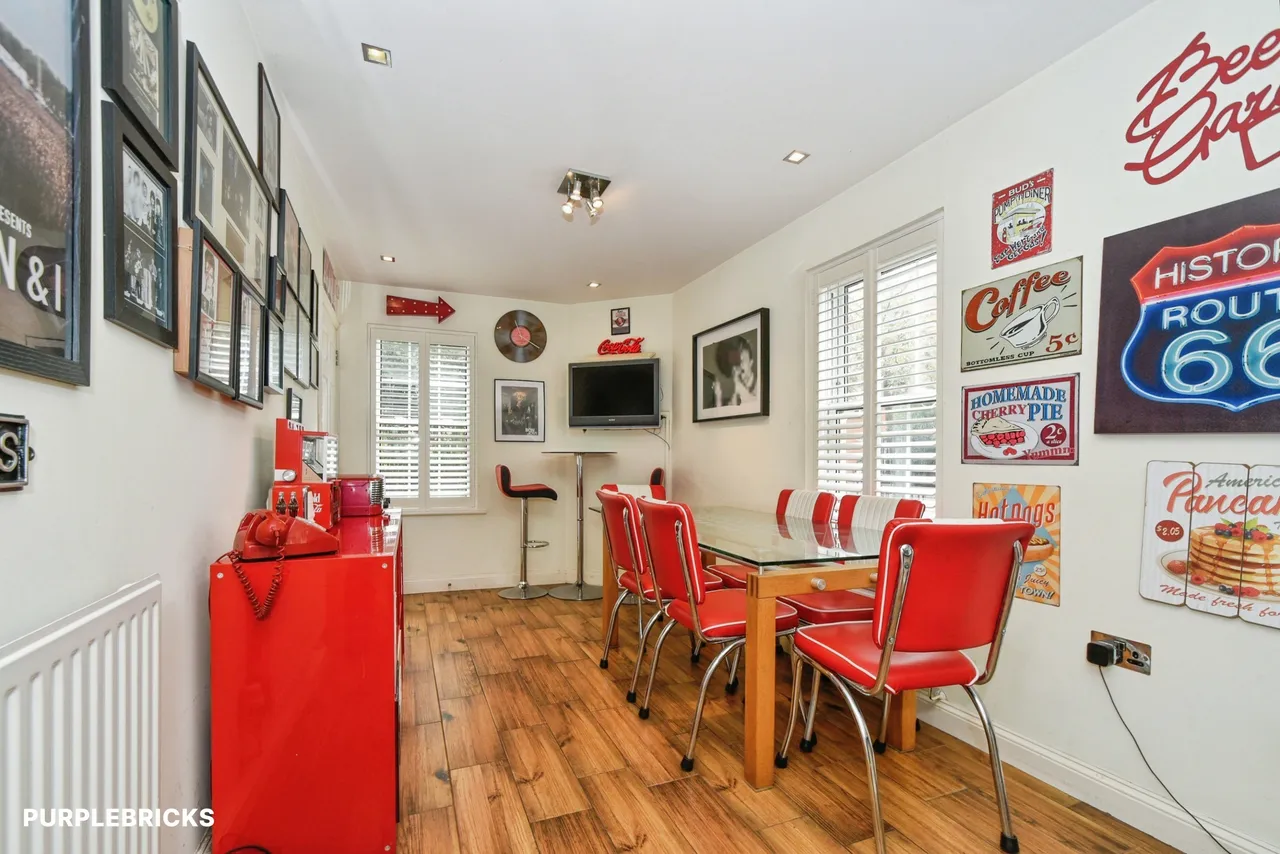 Redhouse Way, Swindon, SN25, photo 5