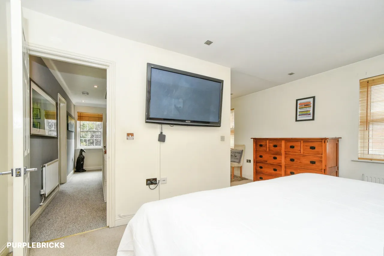 Redhouse Way, Swindon, SN25, photo 15
