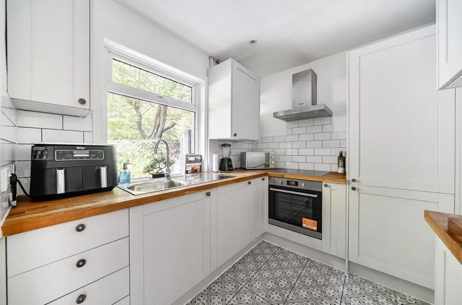 King George Avenue, East Grinstead, RH19, photo 5