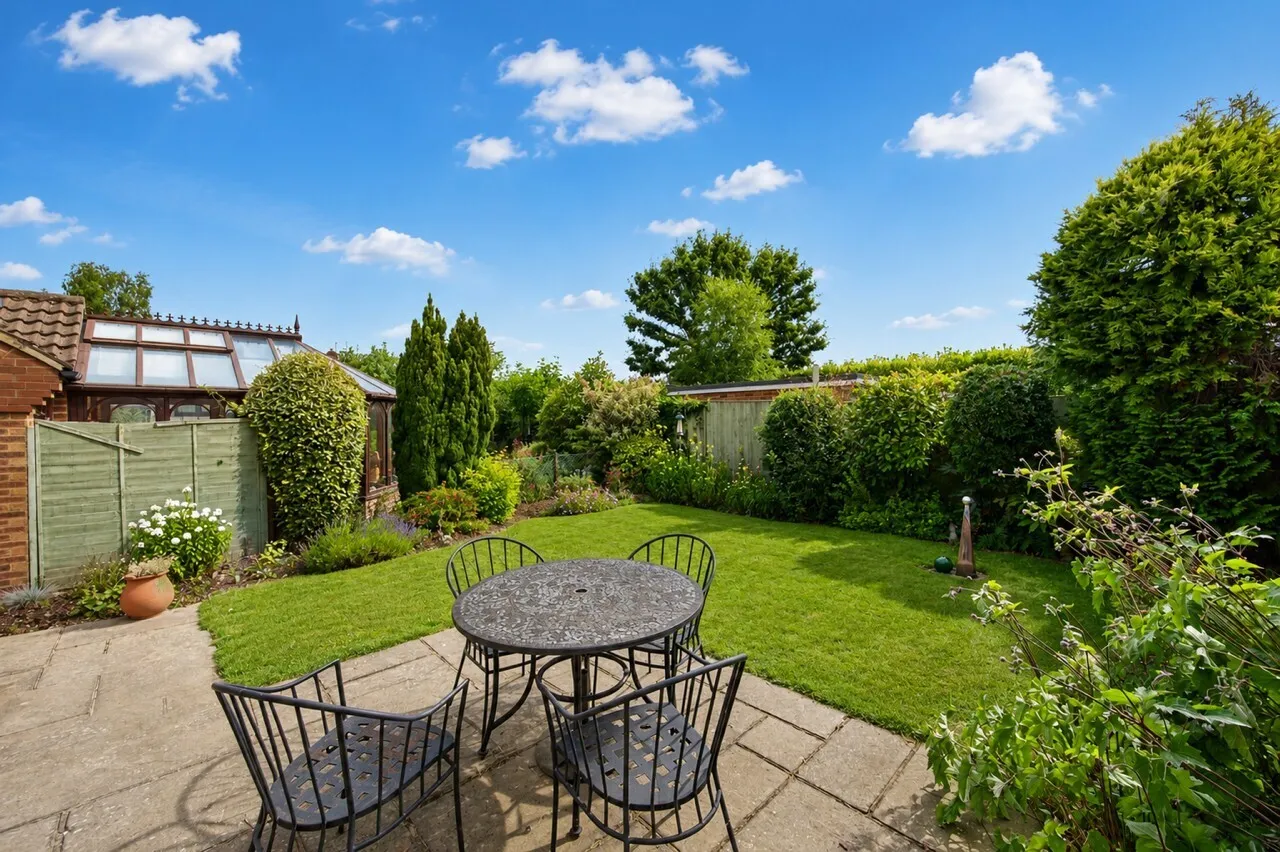 Grovebury Gardens, Park Street, St. Albans, photo 4