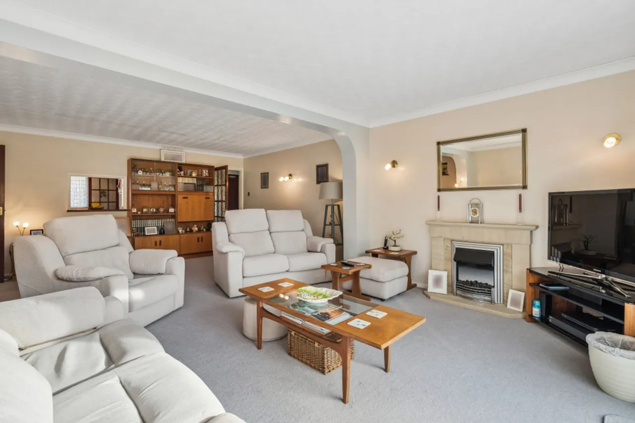 Warrendene Road, Hughenden Valley, HP14, photo 11