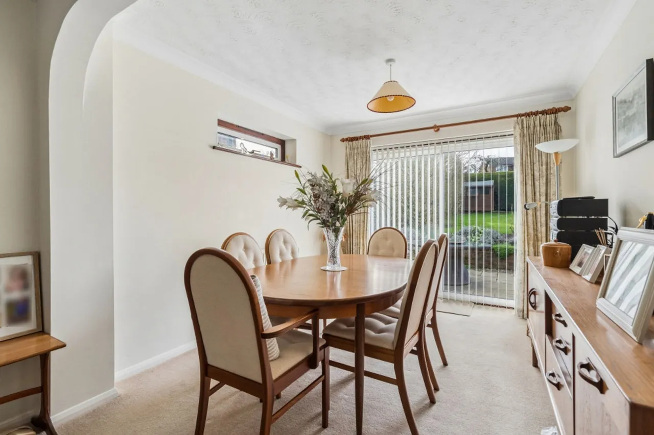 Warrendene Road, Hughenden Valley, HP14, photo 6