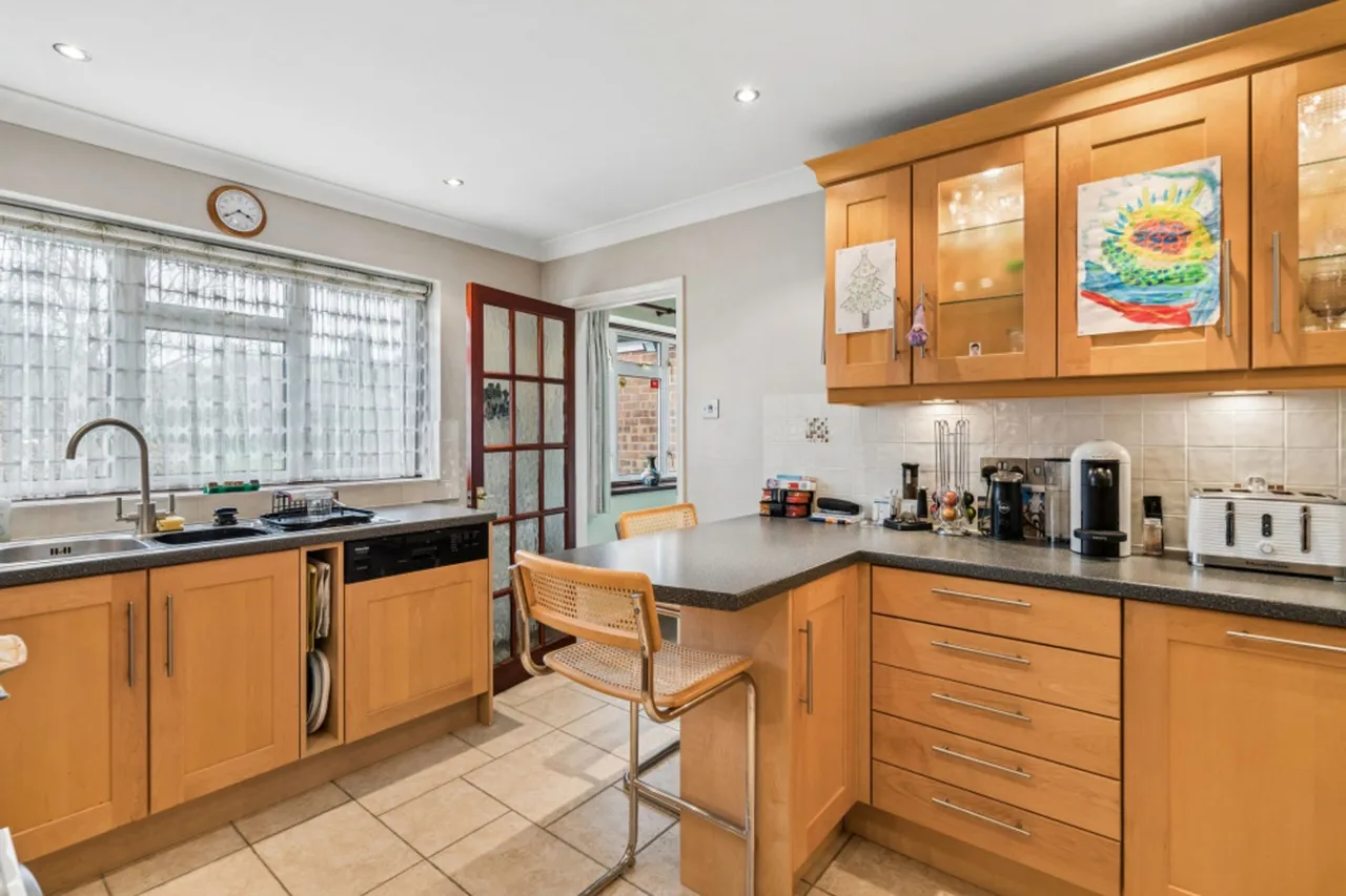 Warrendene Road, Hughenden Valley, HP14, photo 7
