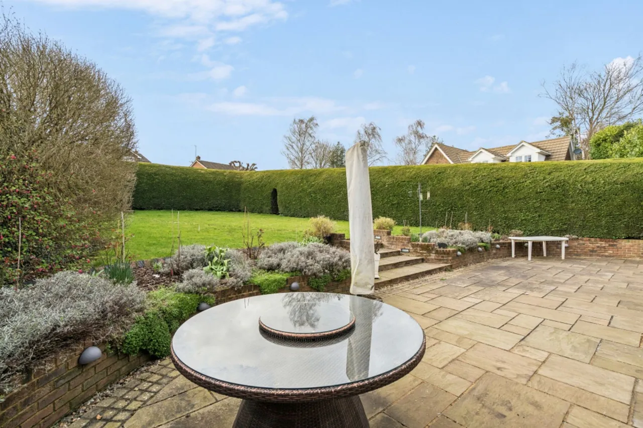 Warrendene Road, Hughenden Valley, HP14, photo 4
