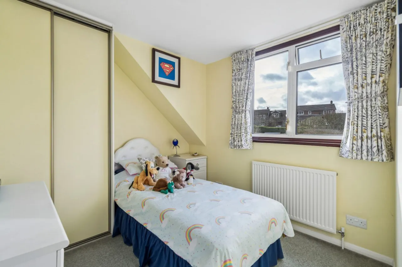 Warrendene Road, Hughenden Valley, HP14, photo 15
