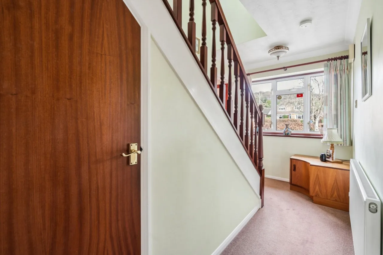 Warrendene Road, Hughenden Valley, HP14, photo 19